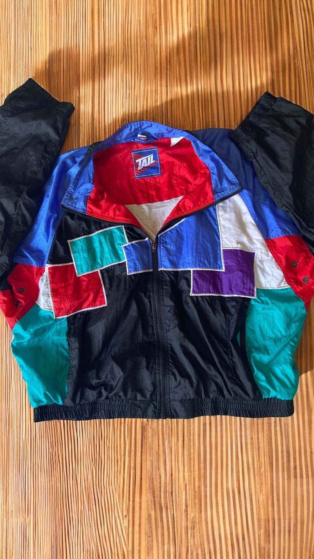 Windbreaker Tail