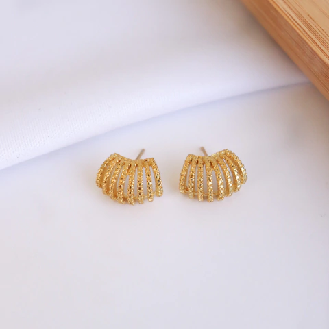 Brinco Pequeno 8 Voltas Trabalhado