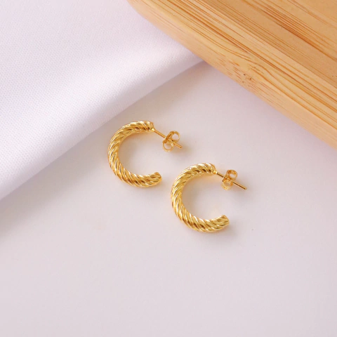 Argola Média Linhas Torcidas