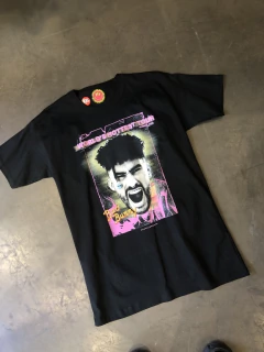 REMERA Homenaje a Bad Bunny en internet