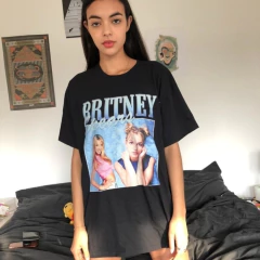 REMERA BRITNEY 90's en internet