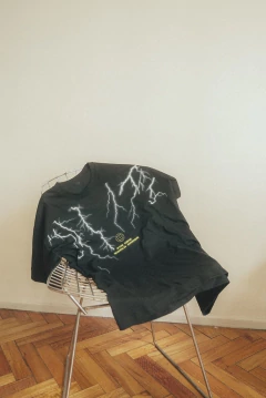 REMERA THE NEW WORLD en internet