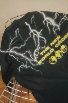 REMERA THE NEW WORLD - comprar online