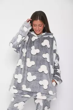 MAXIBUZO POLAR SOFT MICKEY NEGRO en internet