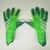 Luva de Goleiro Adidas Predator Freak Pro na internet