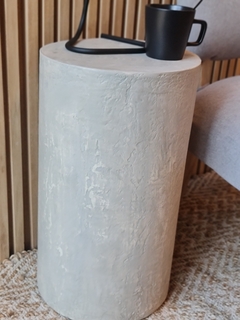 MESA TEXTURADA BARI 55X30 en internet