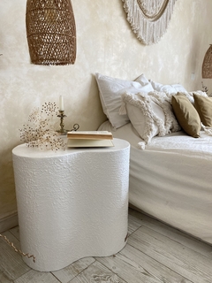 MESA TEXTURADA THREE CURVES 55X57 - Gheto Home 