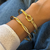 Bracelete Torcido na internet