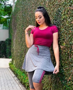 Saia Evasê Calça Corsario detalhe Lateral Cor Cinza Cecilia Plus Size