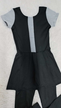 Macacão Fitness Calça Comprida com bolso interno detalhe tela Cor Preta Simone na internet