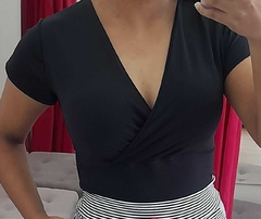 Blusa casual manga curta decote V Transpassada Lívia - comprar online