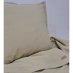 PIE DE CAMA ¨LONDRES¨ EN TUSOR-QUEEN SIZE CON 2 ALMOHADONES 50 X 50. ARENA - comprar online