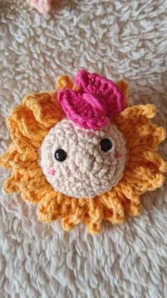 Mini Flor con Mariposa - Tejidos Lepetit