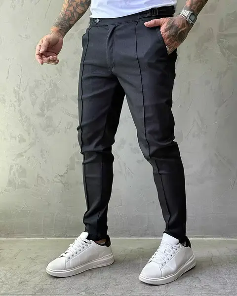 Calça Jay Jones Alfaiataria Preta com Vinco e Ajuste