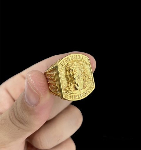 Anel Jesus Cristo com fé na lateral - Banhado a Ouro 18k