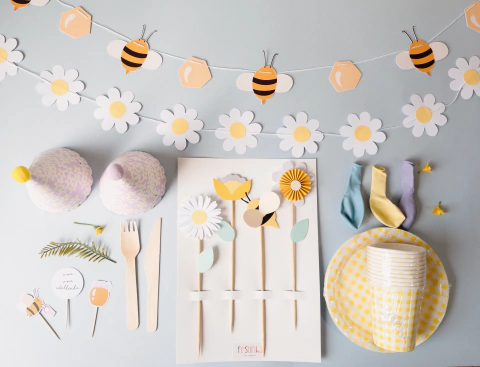 Kit de papelaria personalizada tema Abelhinhas para festa infantil

