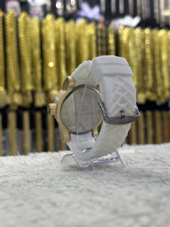 kit 4 em 1 moeda (1 relógio, 1 cordão, 1 pingente e 1 pulseira) - loja online