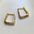 Argola quadrada cravejada G ouro - comprar online