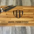 Tabla personalizada + Tenedor + Cuchillo | Escudo + Nombre | Patronato - Kairos Design