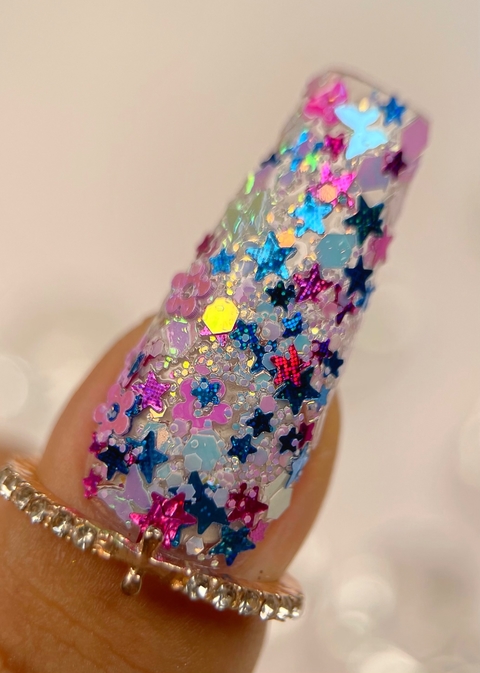 Mix de flores, estrelas, borboleas e coração.