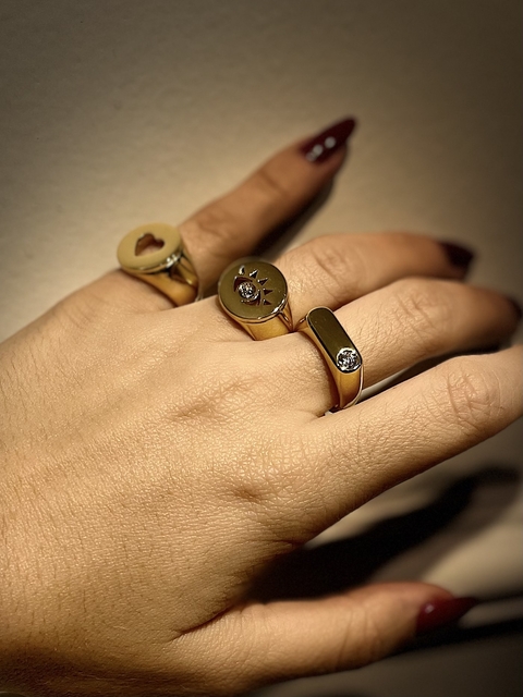 Anel com Pedra de Zircônia - Dourado