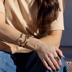Bracelete Wave Sculpted na internet
