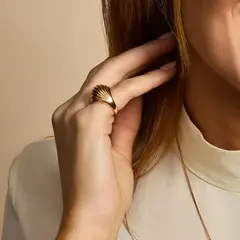 Anel dourado Wavy Gold
