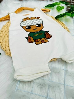 Jardineira Baby Groot Cod 083 na internet