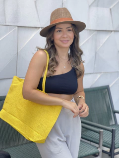 KIT CHAPÉU E BOLSA SOLANGE na internet