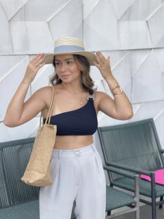 KIT CHAPÉU E BOLSA SOLANGE na internet