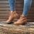 Bota Feminina em Couro com Cadarço - PresenTchê, Artigos para o seu Chimarrão, Churrasco e Tereré!