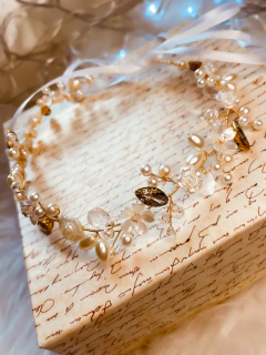 Tiara Linear Flores na internet