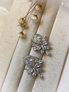 Brinco Folhas cravejadas de zircônias - Acessórios de Luxo para Noivas | Grinaldas, Tiaras e Mais - Tortolys