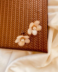 Brincos Flor Vitrificada na internet