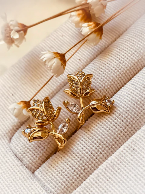 Brinco flor virada pra baixo - comprar online