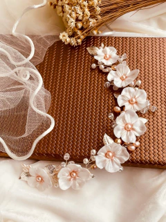 Grinalda com Flores Flexíveis na internet