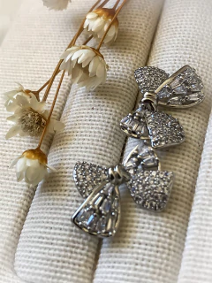 Brinco Laço cravejado - comprar online