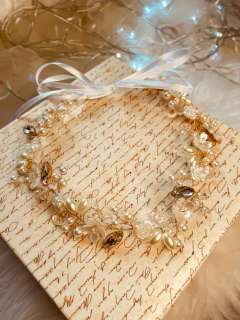 Tiara Linear Flores na internet