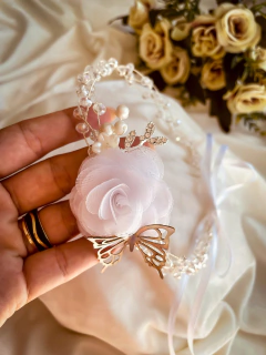 Tiara Butterfly na internet