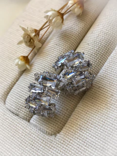 Argola aberta zircônias retangulares - Acessórios de Luxo para Noivas | Grinaldas, Tiaras e Mais - Tortolys