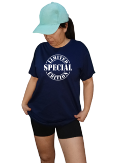 Remera Azul Marino Estampada Limited
