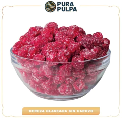 Cerezas glaseadas en un bol transparente, sin carozo.