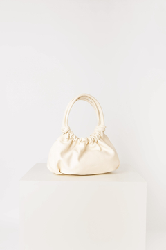 Melona Off White en internet