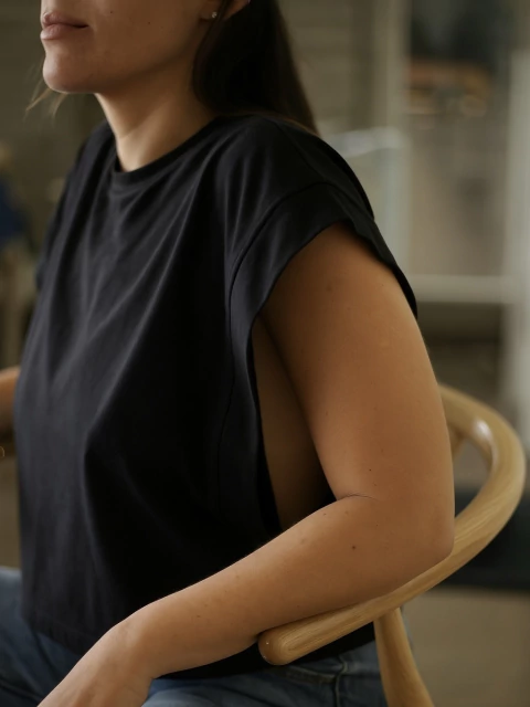 MUSCULOSA AGUSTINA - NEGRA - comprar online