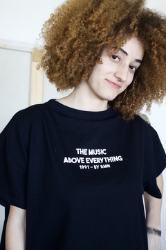 REMERA URBANA 04 - ESTAMPA LINE UP - comprar online