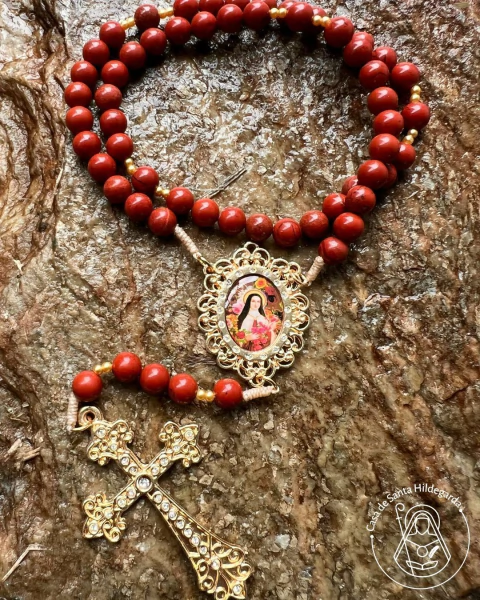 Terço jaspe Santa Teresinha: coração, circulação, pesadelos, medo, garganta. - comprar online