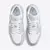 Air Jordan 1 Low “Wolf Grey“ na internet