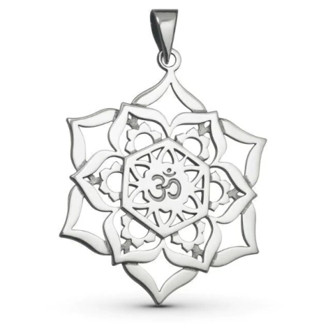 Pingente Om Mandala em prata 925 com design detalhado em formato de flor e símbolo Om no centro