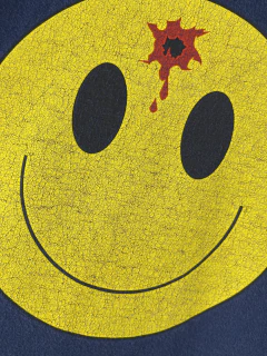 (XL) Smiley Face Tee na internet