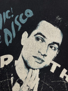 (M) Panic! At The Disco Tee na internet